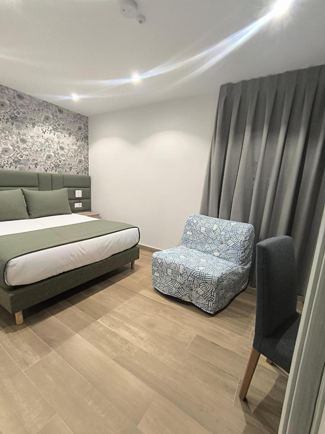 Hostal San Blas Madrid Kültér fotó