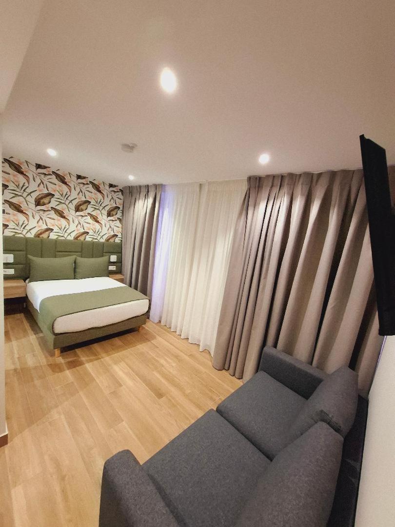 Hostal San Blas Madrid Kültér fotó