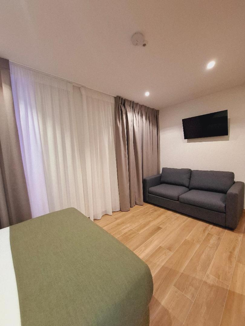 Hostal San Blas Madrid Kültér fotó