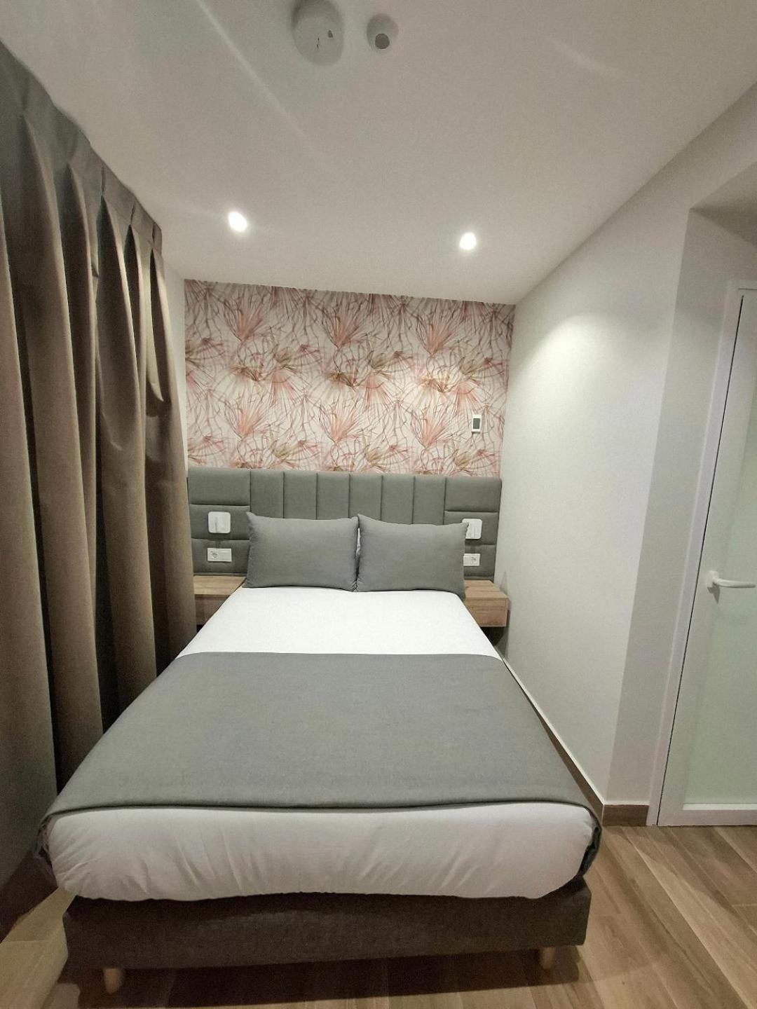 Hostal San Blas Madrid Kültér fotó