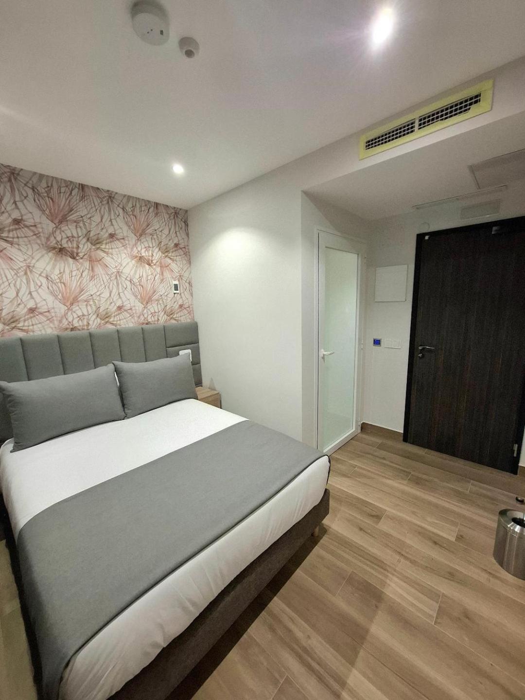 Hostal San Blas Madrid Kültér fotó