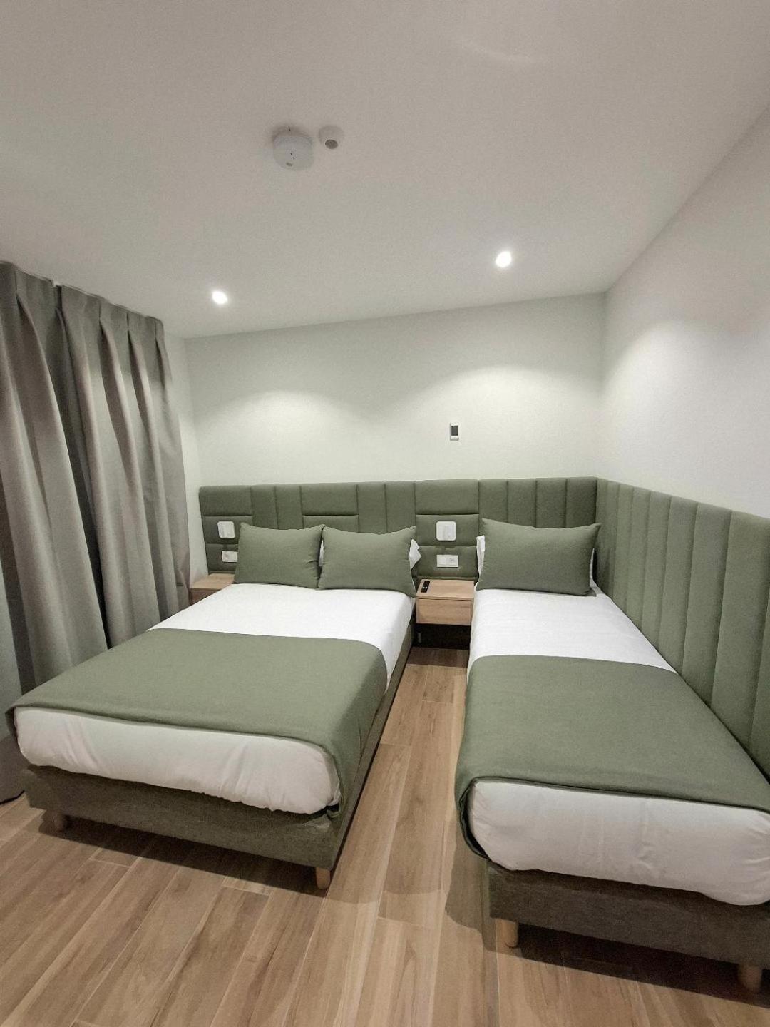 Hostal San Blas Madrid Kültér fotó