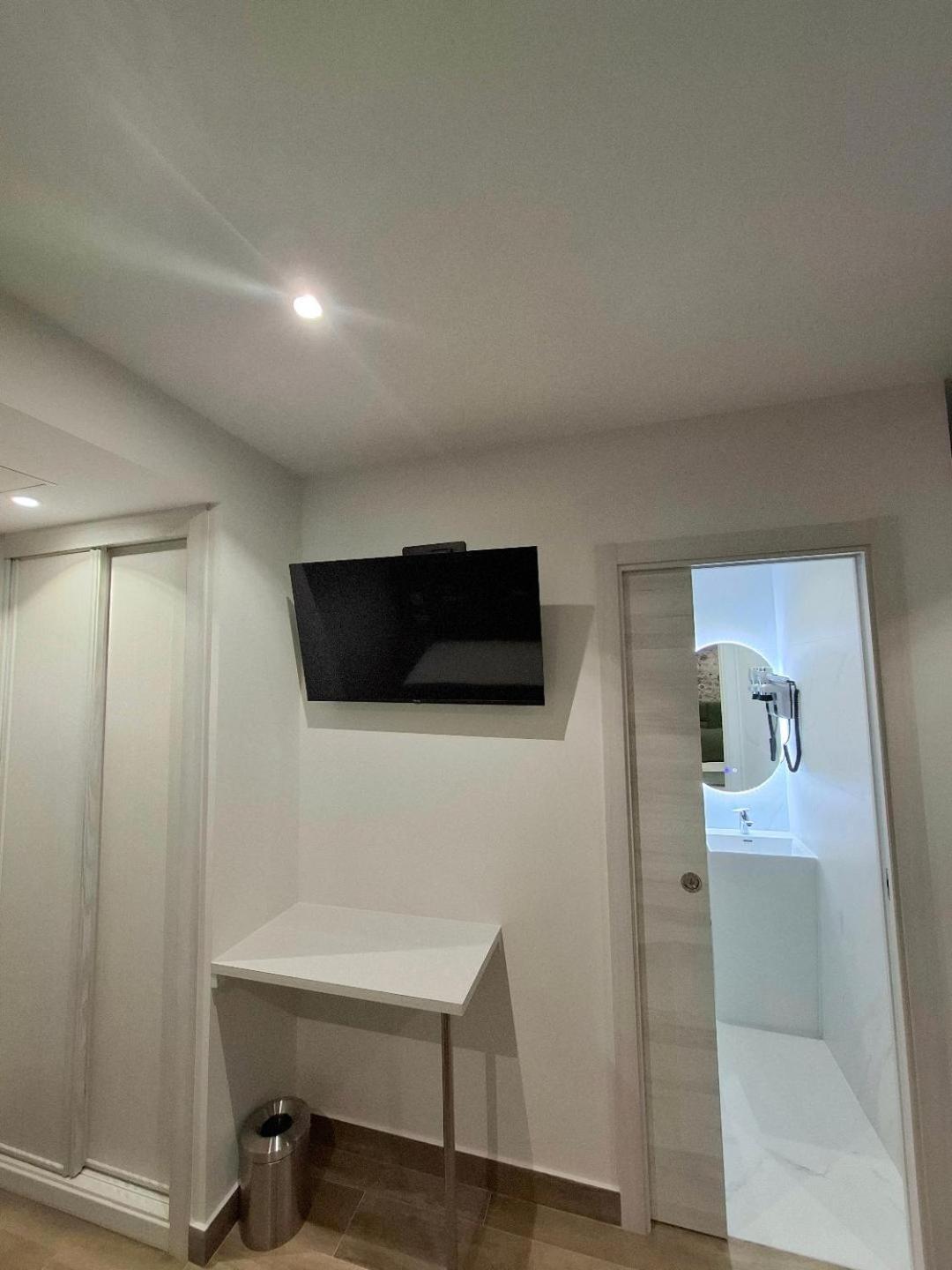 Hostal San Blas Madrid Kültér fotó