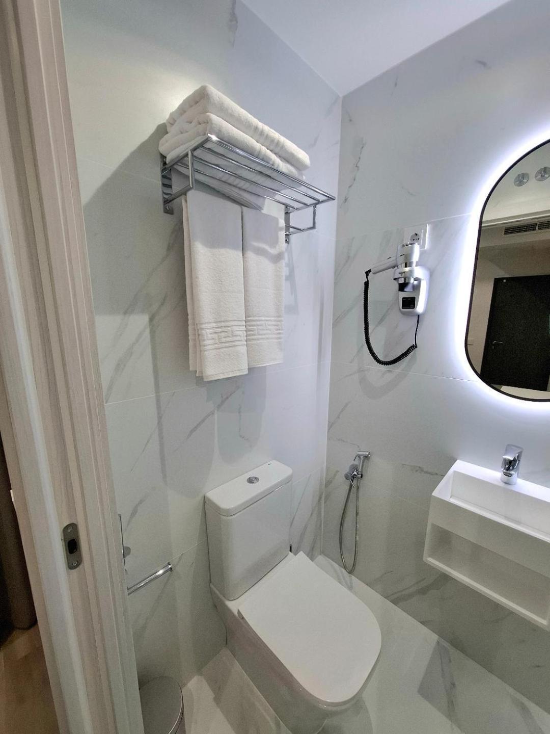 Hostal San Blas Madrid Kültér fotó