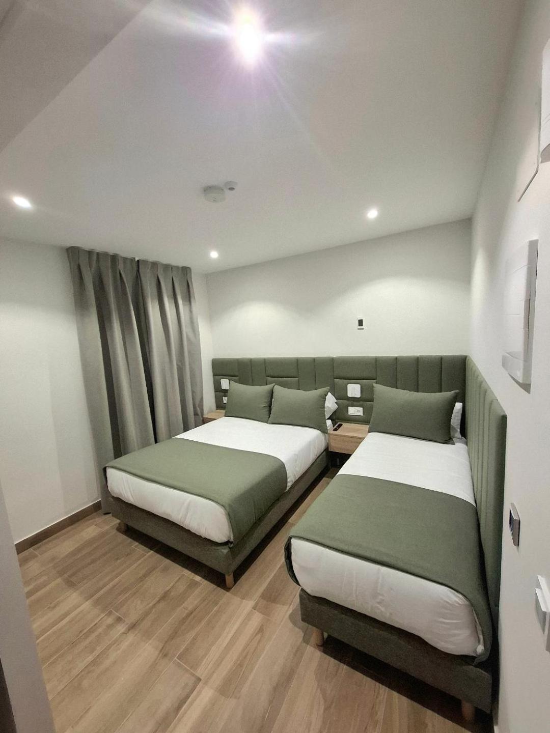 Hostal San Blas Madrid Kültér fotó