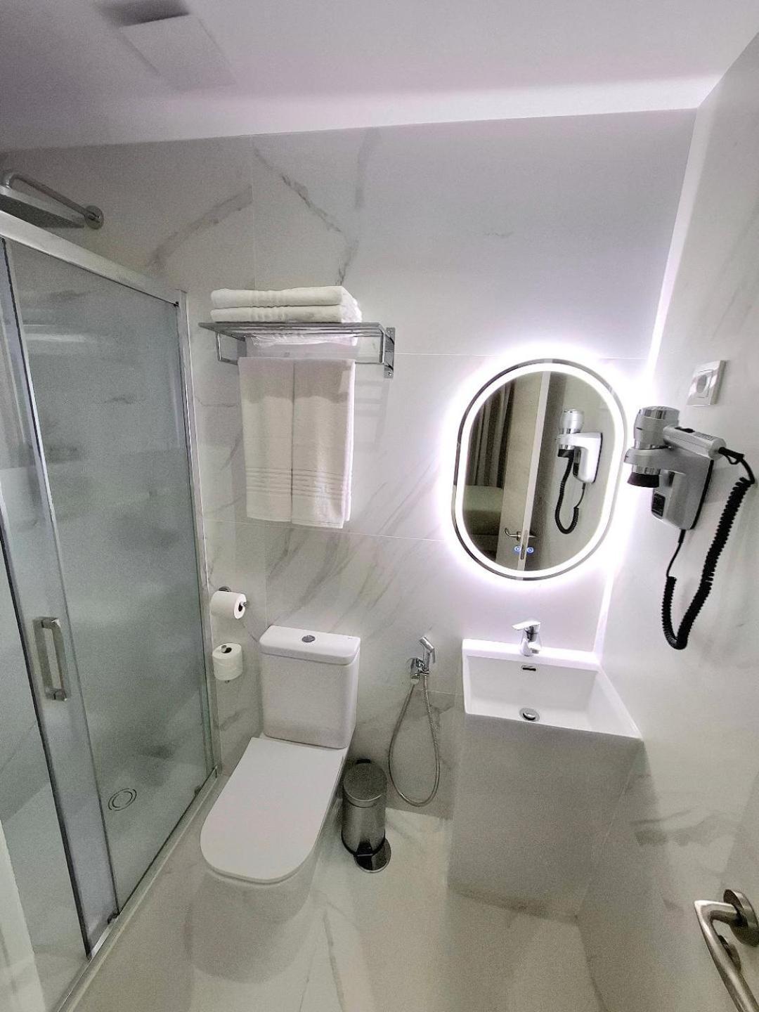 Hostal San Blas Madrid Kültér fotó