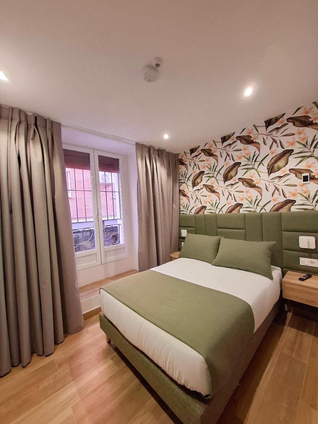 Hostal San Blas Madrid Kültér fotó