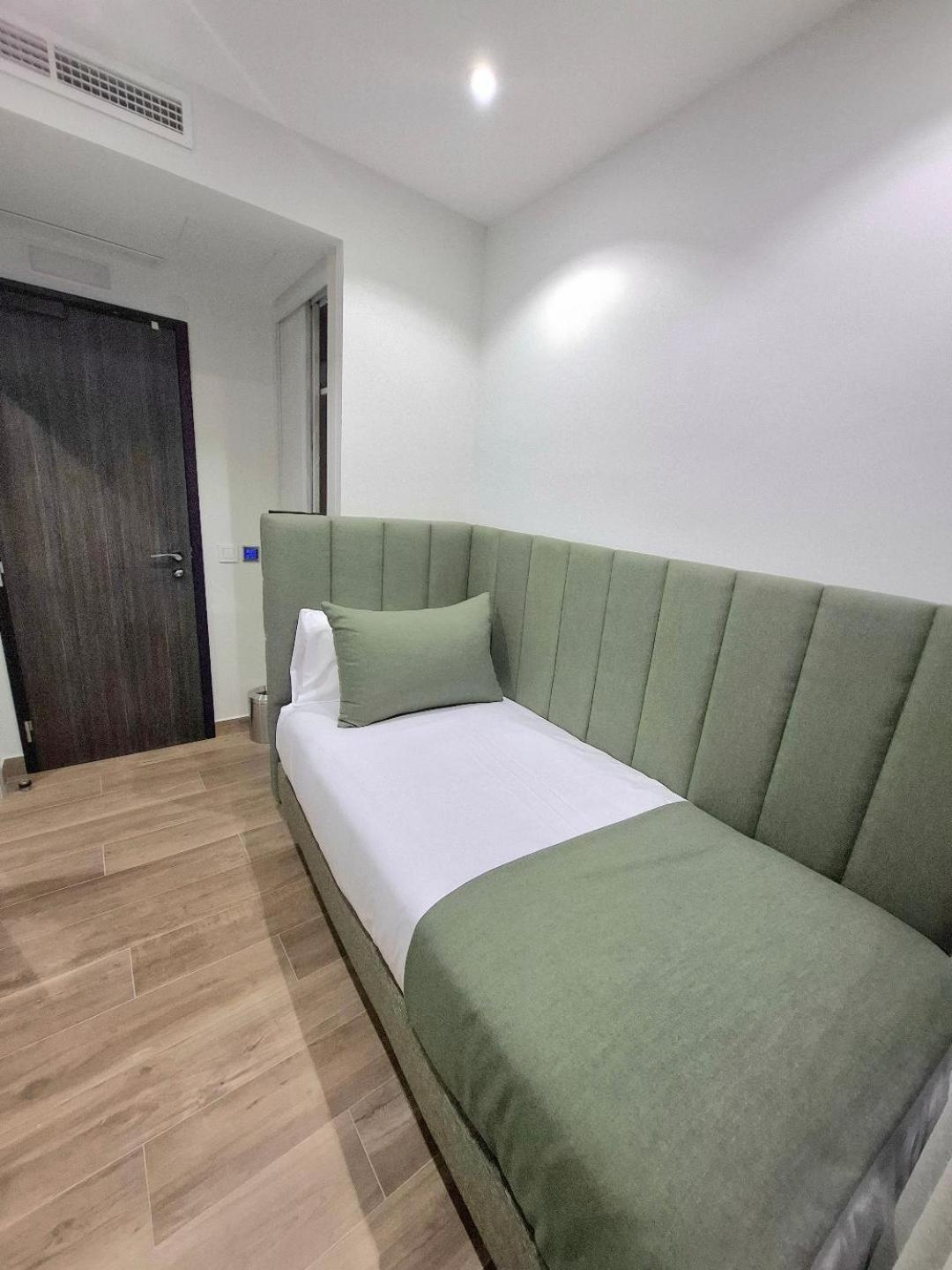 Hostal San Blas Madrid Kültér fotó