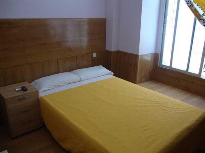 Hostal San Blas Madrid Kültér fotó