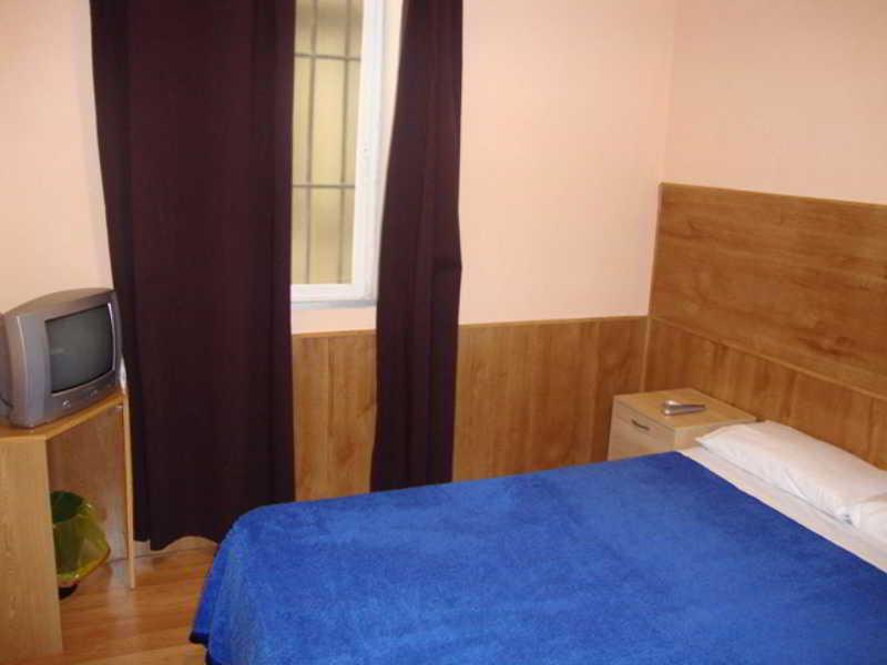 Hostal San Blas Madrid Kültér fotó
