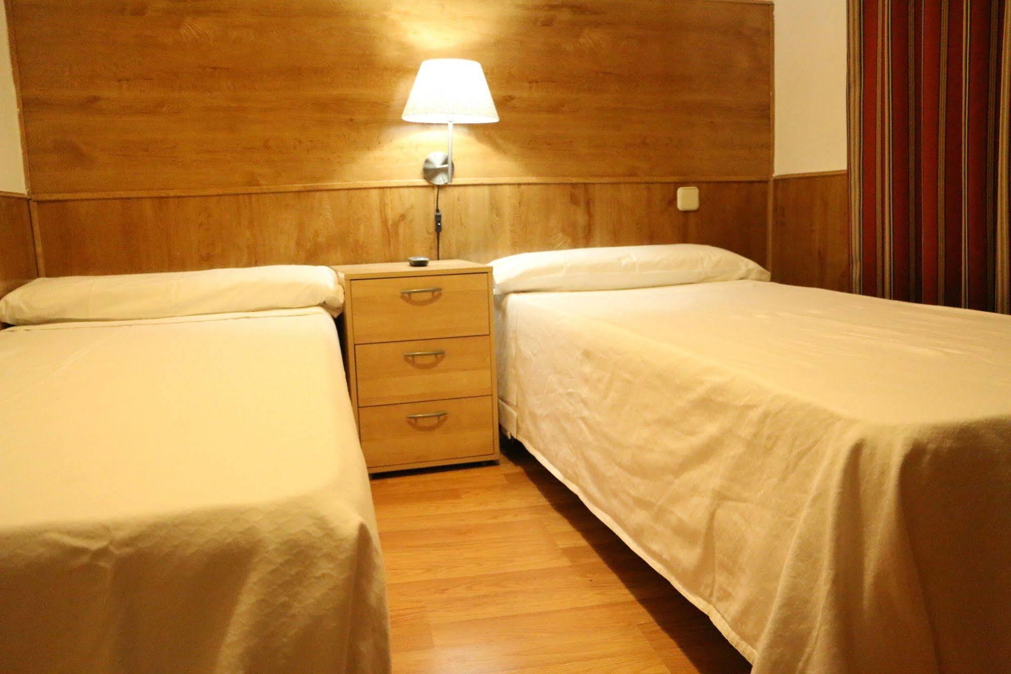 Hostal San Blas Madrid Kültér fotó