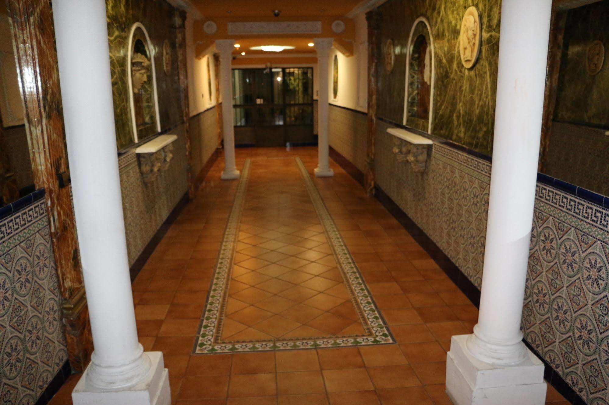 Hostal San Blas Madrid Kültér fotó
